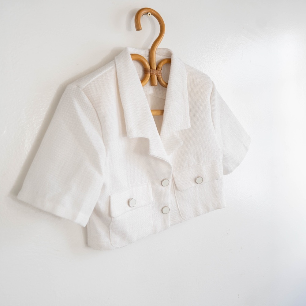 J.ANE White Cropped Textured Jacket Top – Minimalist Summer Blazer